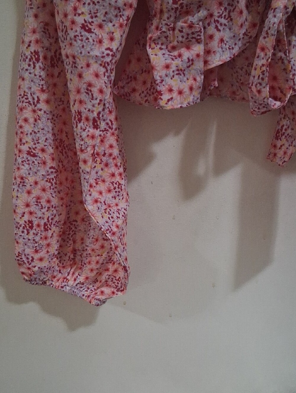 NWT Vero Moda Pink Floral Tie-Front Peasant Top - Picture 5 of 6